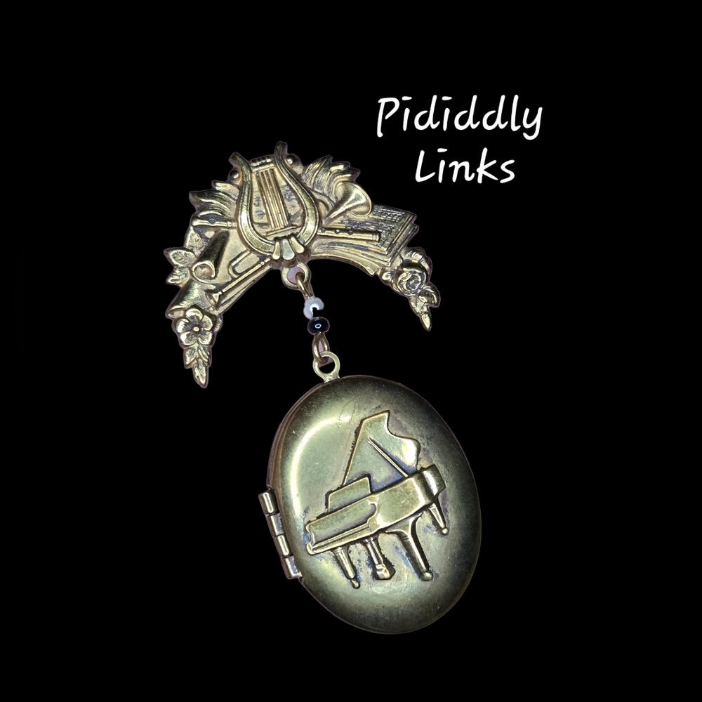 Pididdly Links Musical Locket Brooch